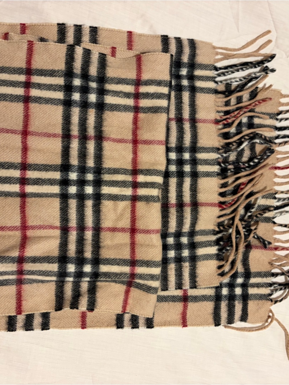 Authentic Burberry scarf great condition, cashmere